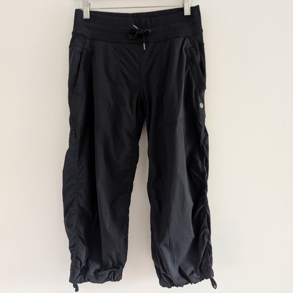 3/$22 Lululemon Dance Studio Crop II black  - unlined - Picture 1 of 7